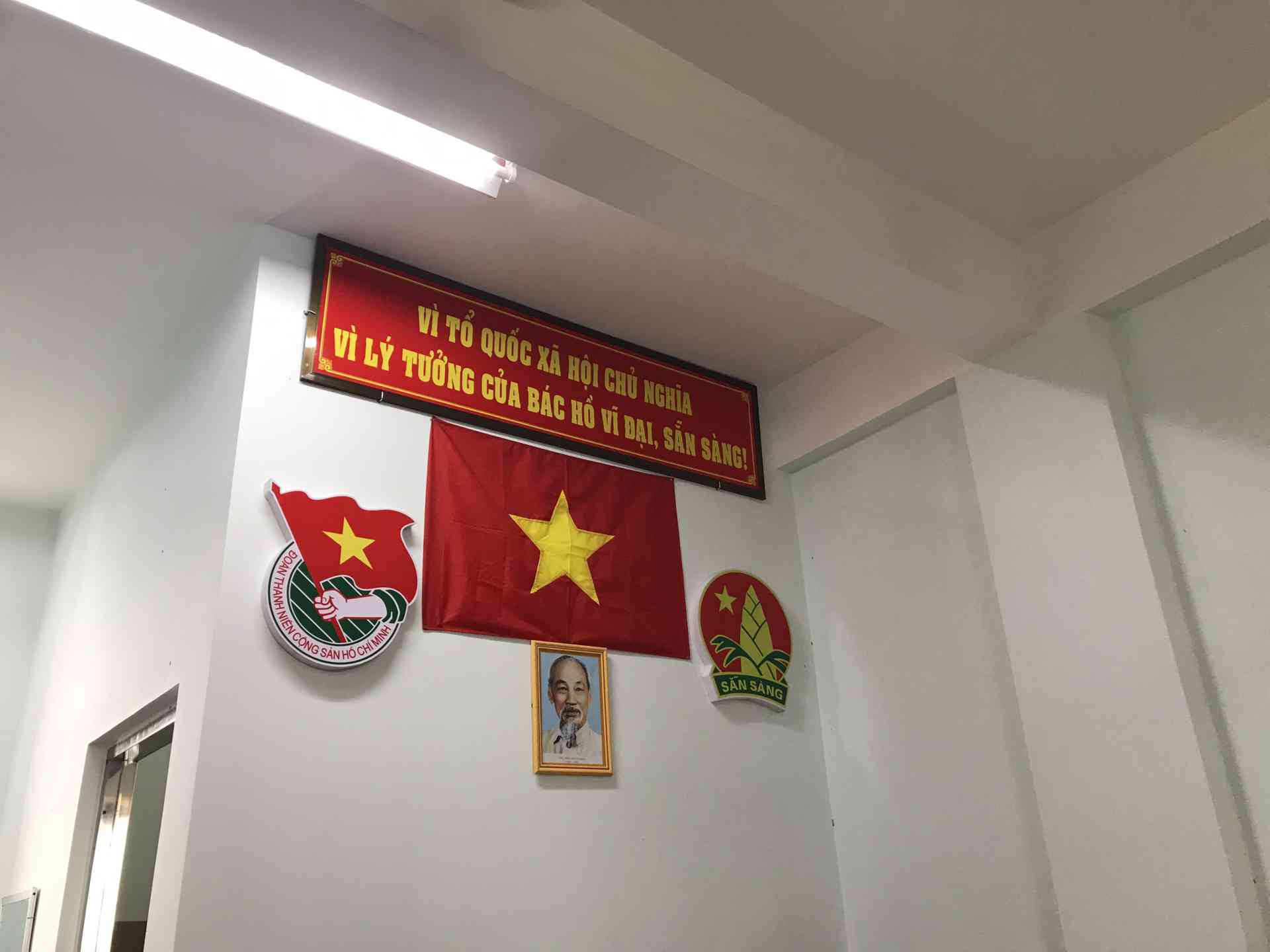 TRANG TRI PHONG DOI 1